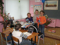 Урок письма в классе для детей с различными нарушениями слуха и речи ведет учитель-дефектолог высшей категории Кизян Элеонора Борисовна